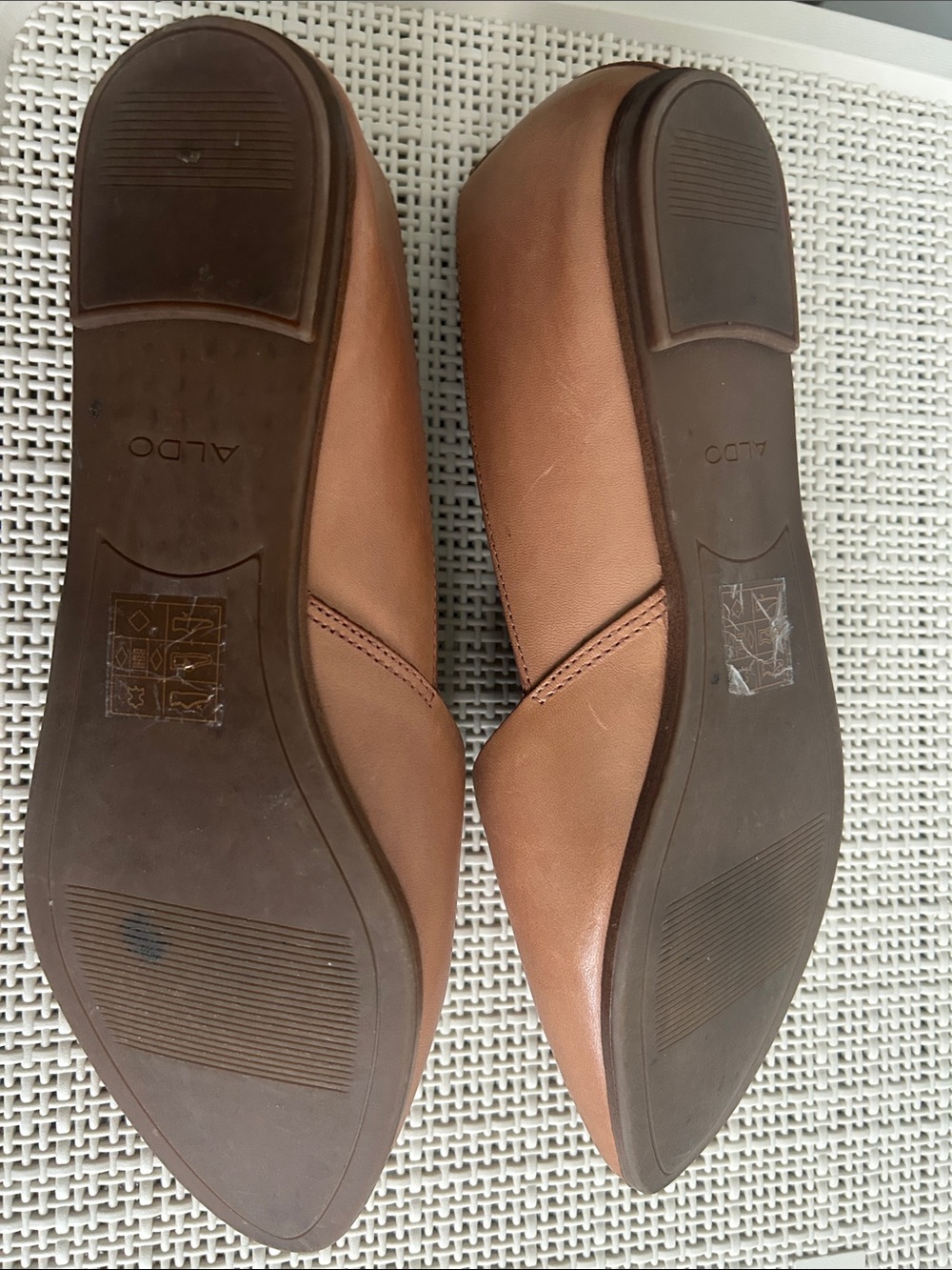 ALDO Women’s Camel Leather Pointed-Toe Flats - Picture 4 of 4